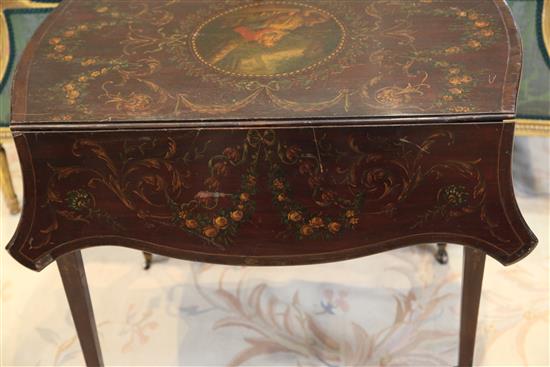 A George III painted mahogany butterfly wing Pembroke table, extended W.3ft 7in.